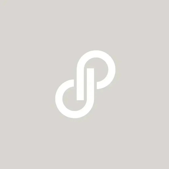 **NWT under Armour loose  fit hoodie *embroidery - Picture 10 of 10